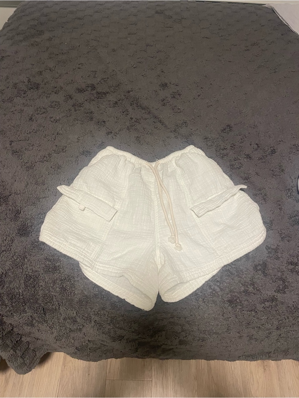 Aerie Women's Cream Drawstring Cargo Shorts